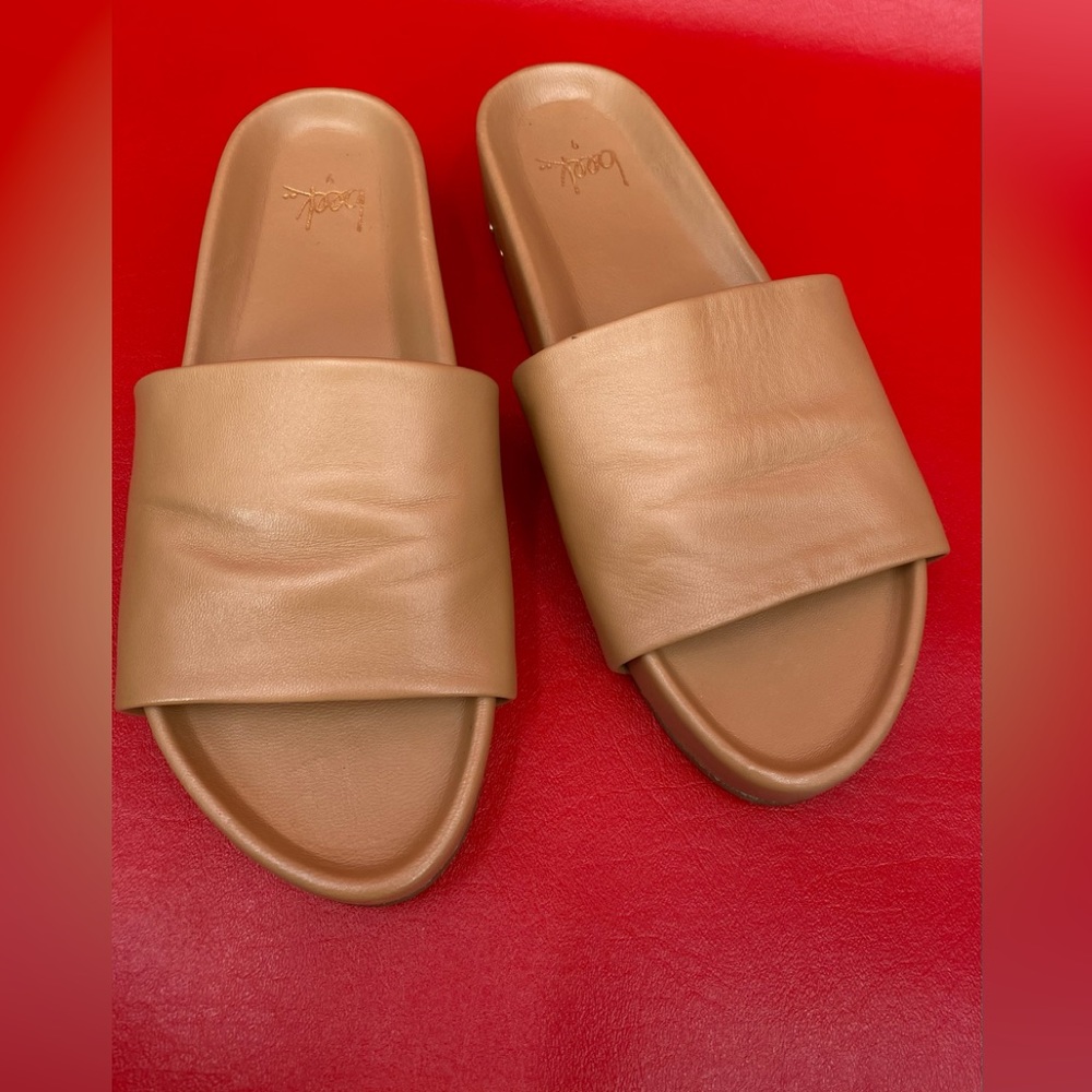 Beek Pelican Leather Platform Sandal Honey